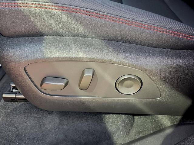New 2026 Chevrolet Traverse RS w/ LPO, Floor Liner Package FWD image 22