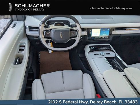 New 2026 Lincoln Navigator Premiere AWD/4WD image 14