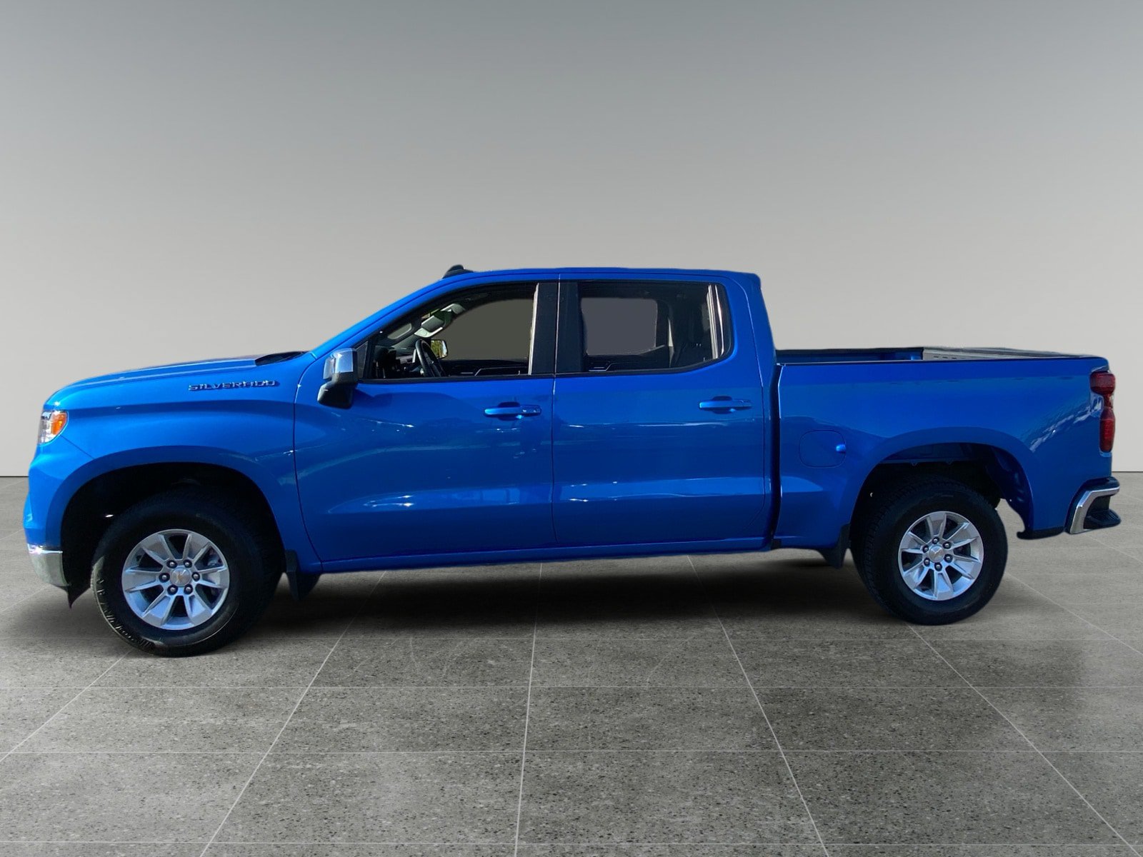 Used 2025 Chevrolet Silverado 1500 LT RWD image 2
