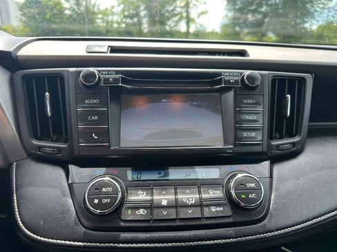 Used 2018 Toyota RAV4 XLE FWD image 27
