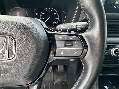 Used 2023 Honda Pilot TrailSport image 17