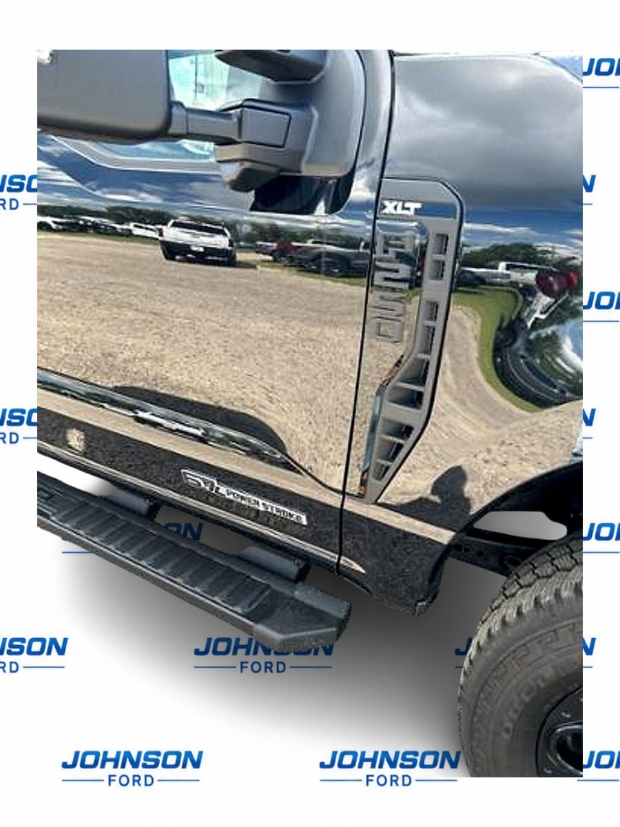 New 2025 Ford F250 XLT w/ Black Appearance Package AWD/4WD image 2