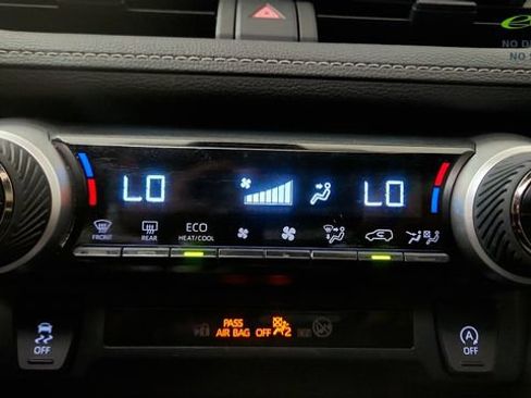 Used 2023 Toyota RAV4 XLE w/ Convenience Package FWD image 65