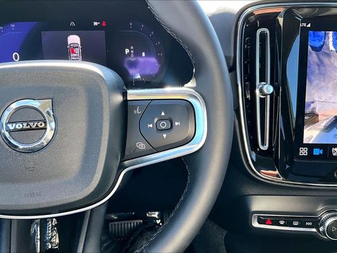 Certified 2024 Volvo XC40 B5 Plus w/ Protection Package Premier image 24