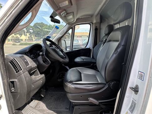 Used 2018 RAM ProMaster 2500 FWD image 2