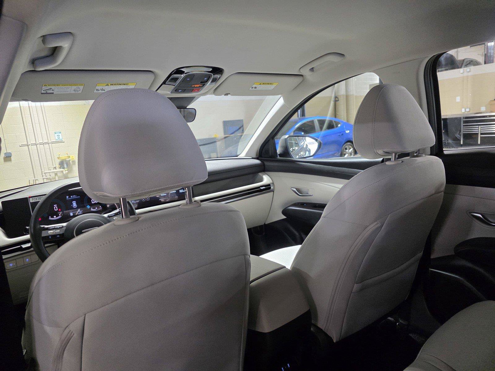 Certified 2025 Hyundai Tucson SE FWD image 15