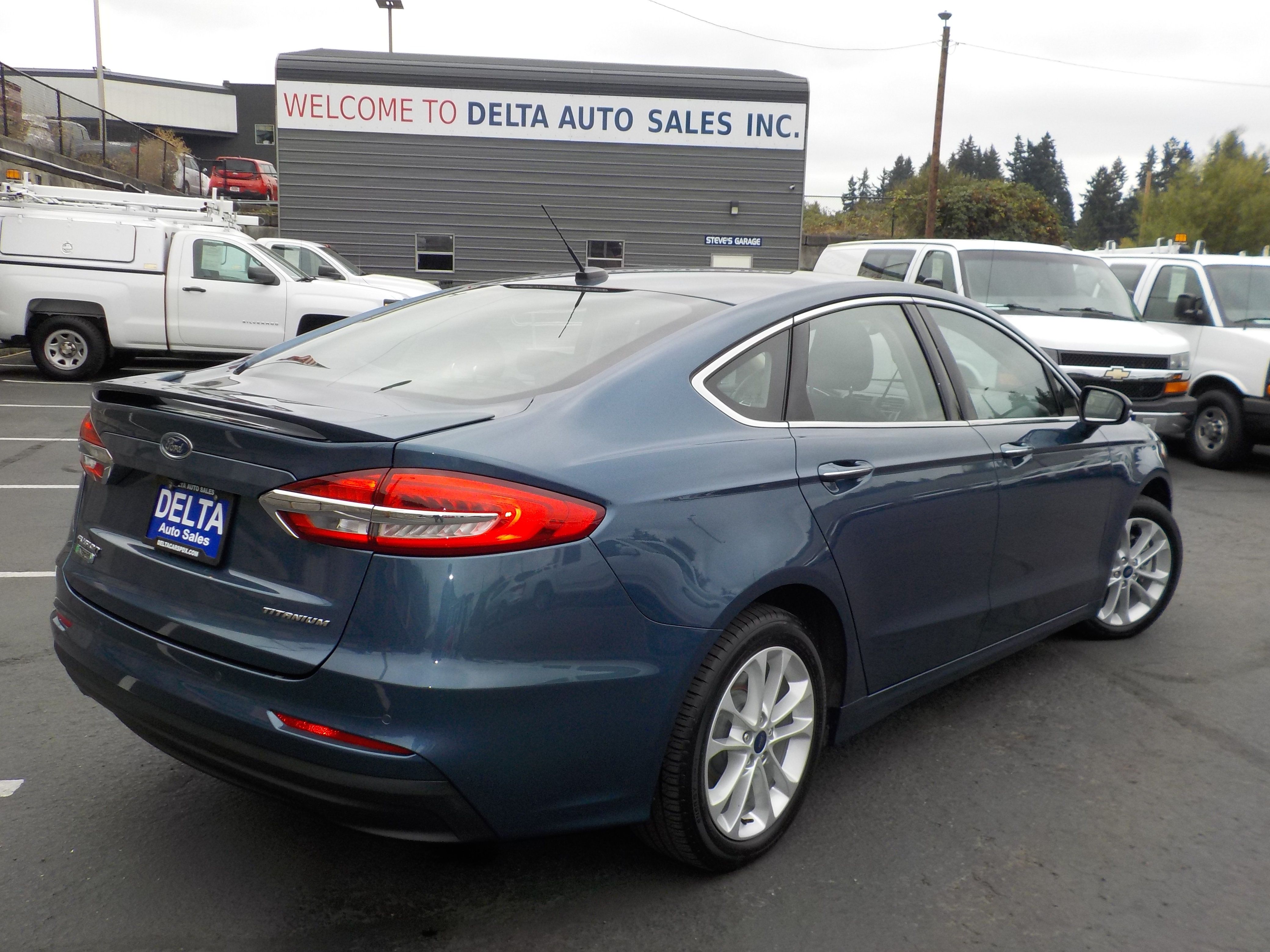 Used 2019 Ford Fusion Energi Titanium FWD image 7