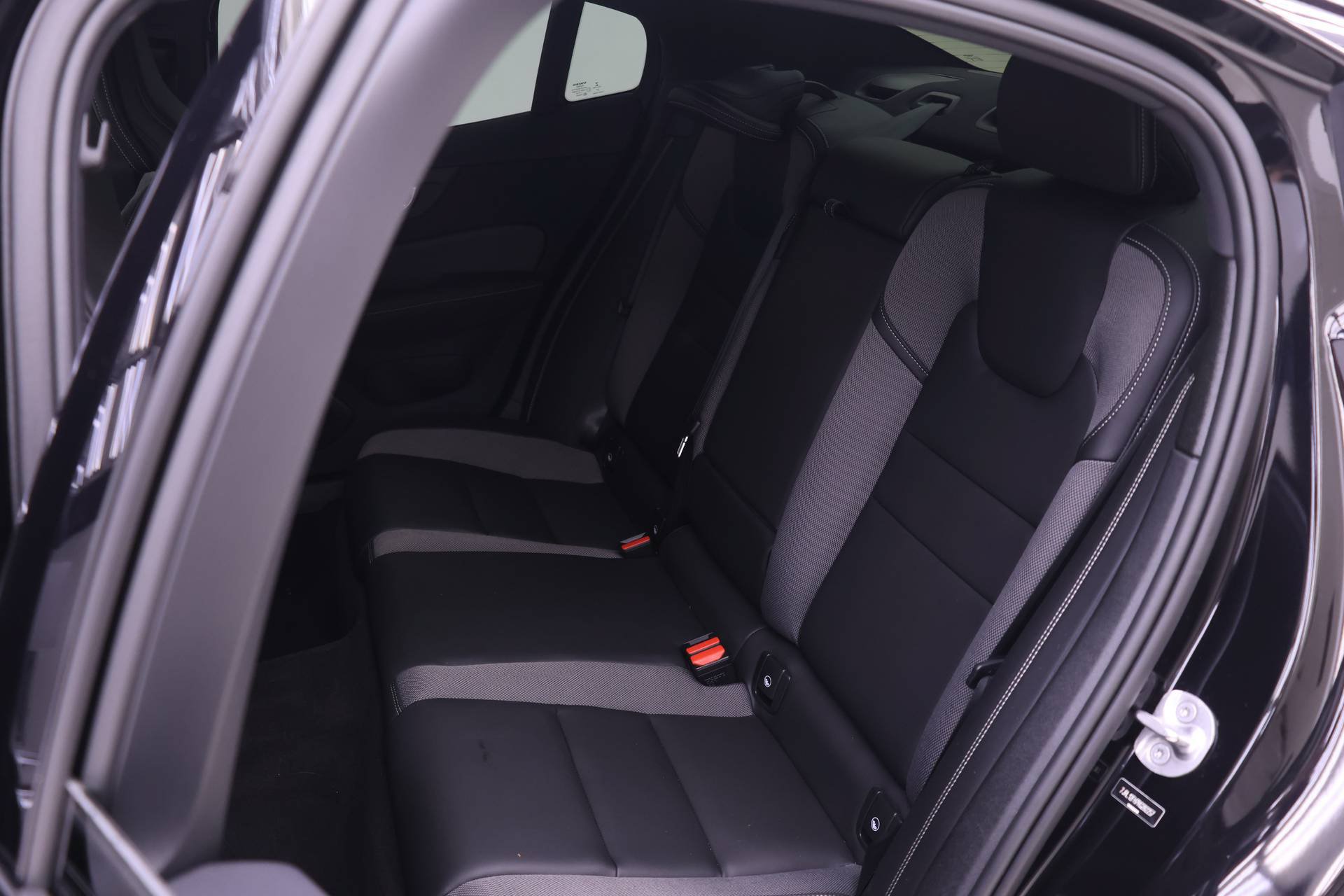 Used 2024 Volvo S60 B5 Plus FWD image 13