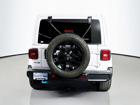 Used 2022 Jeep Wrangler Unlimited Sahara AWD/4WD image 6