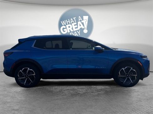 New 2026 Chevrolet Equinox EV LT image 2