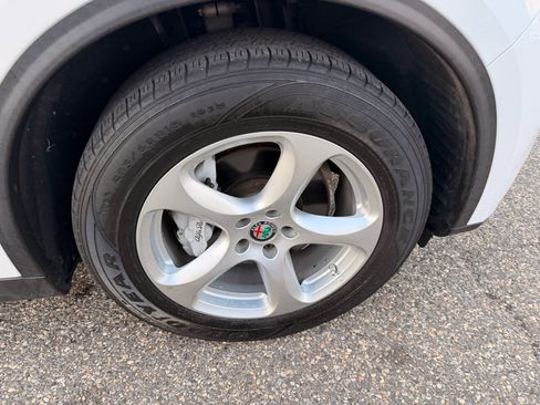 Used 2019 Alfa Romeo Stelvio AWD image 15