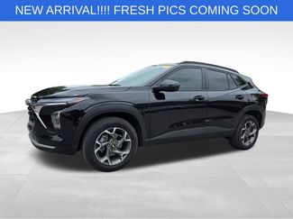 Used 2025 Chevrolet Trax LT w/ Driver Confidence Package FWD video 2