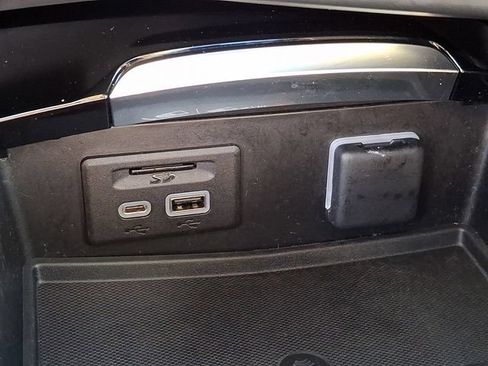Used 2023 Buick Envision Avenir AWD/4WD image 36