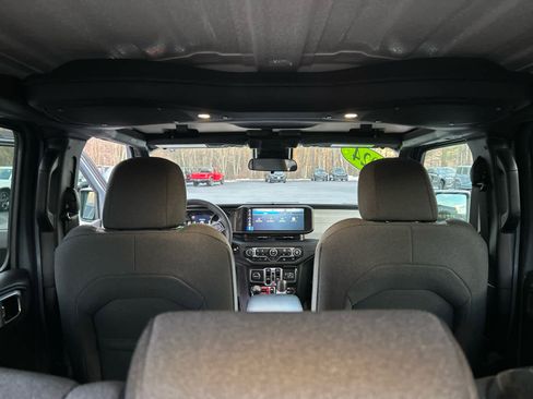 Used 2024 Jeep Wrangler Willys image 45