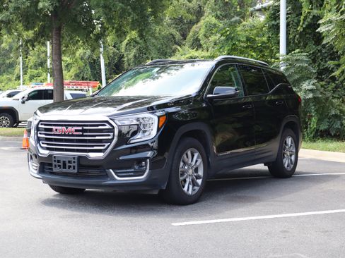 Used 2024 GMC Terrain SLT AWD/4WD image 5
