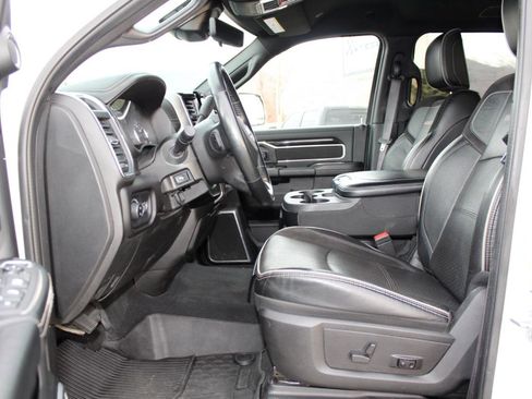 Used 2022 RAM 3500 Laramie AWD/4WD image 3