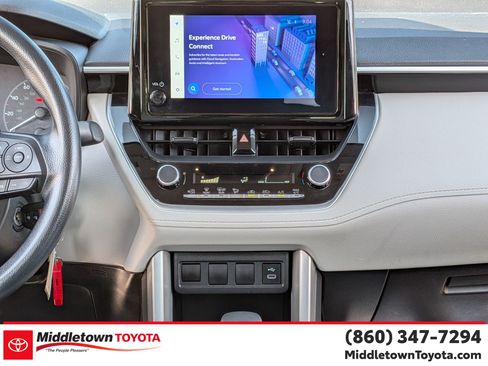 Used 2025 Toyota Corolla Cross L AWD/4WD image 30