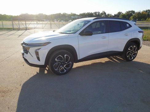 New 2026 Chevrolet Trax RS w/ Sunroof Package image 6