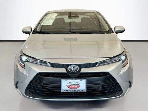 Used 2025 Toyota Corolla LE FWD image 2