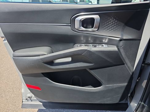 Used 2025 Kia Sorento S w/ Panoramic Sunroof Package FWD image 17