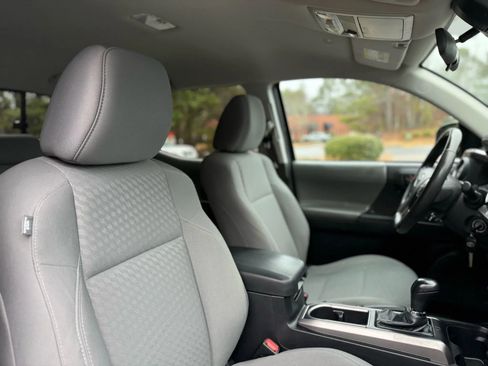 Used 2021 Toyota Tacoma SR5 w/ SR5 Appearance Package (SM) image 25