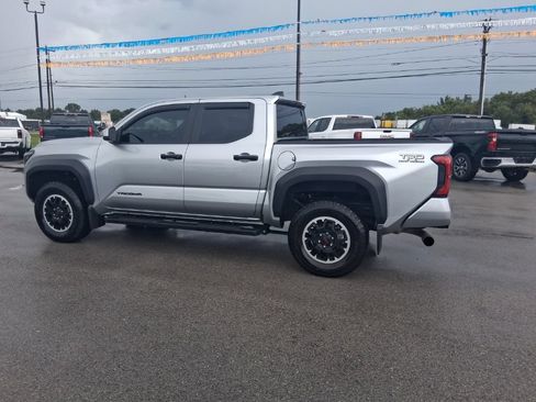 Used 2025 Toyota Tacoma TRD Off-Road AWD/4WD image 11