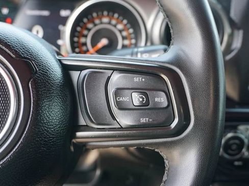 Used 2023 Jeep Gladiator Sport AWD/4WD image 22