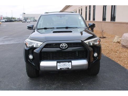 Used 2018 Toyota 4Runner TRD Off-Road Premium image 9