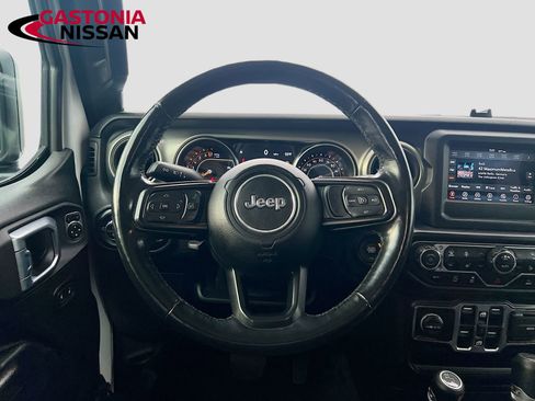 Used 2021 Jeep Gladiator Sport image 30