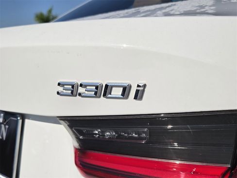 Certified 2024 BMW 330i Sedan w/ Convenience Package image 17