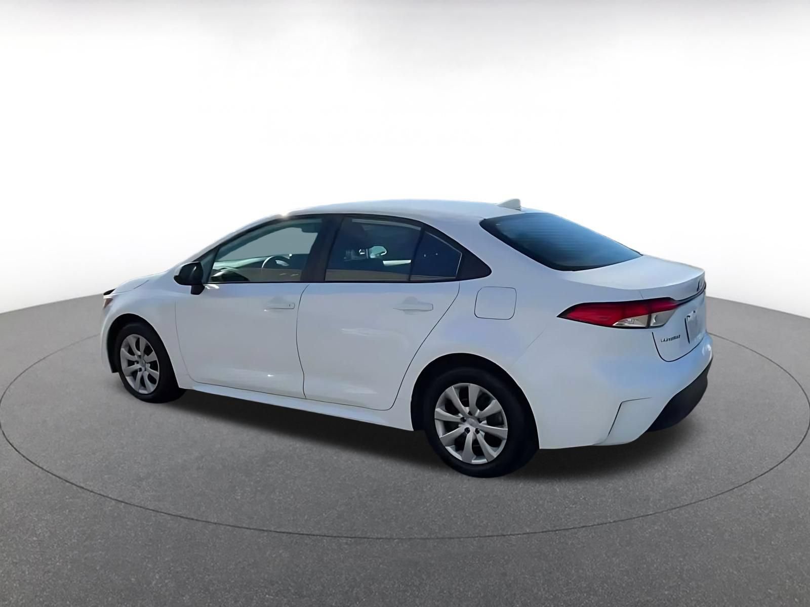 Used 2025 Toyota Corolla LE FWD image 8