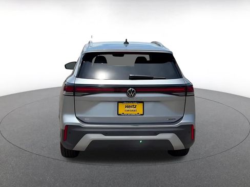 Used 2026 Volkswagen Tiguan SE AWD/4WD image 10
