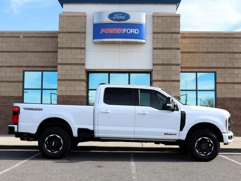 Used 2025 Ford F250 Platinum w/ Tremor Off-Road Package image 5