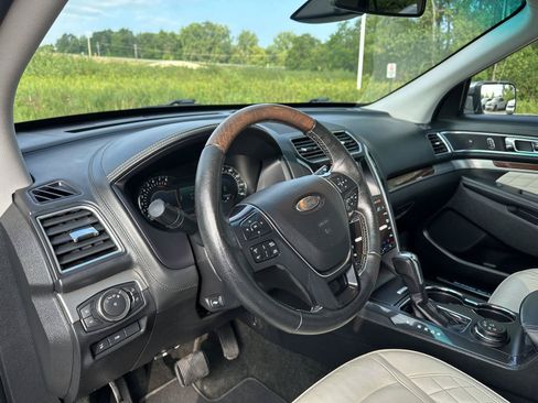 Used 2016 Ford Explorer Platinum AWD/4WD image 17