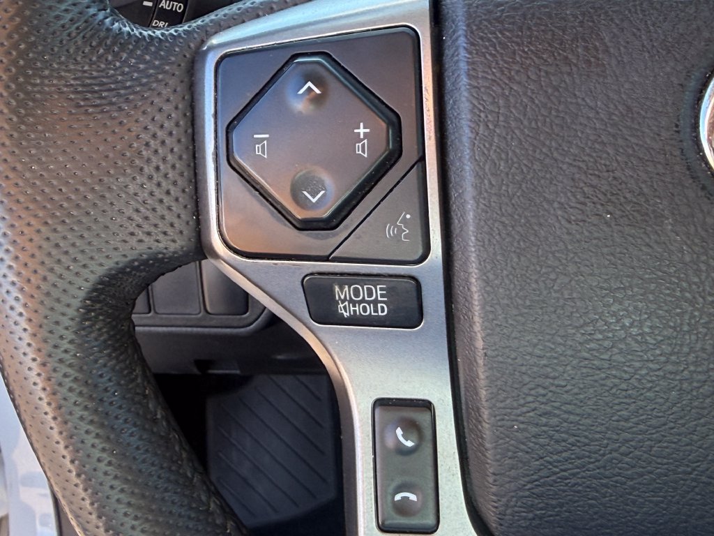 Used 2022 Toyota Tacoma SR5 w/ Technology Package RWD image 18