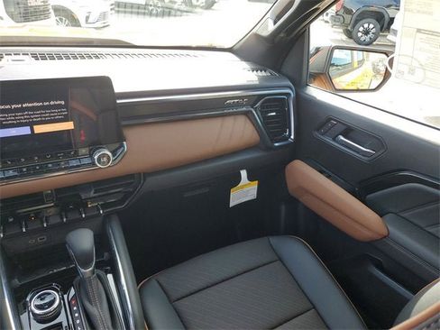 New 2025 GMC Canyon AT4 w/ Nightfall Edition image 15