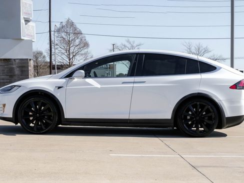 Used 2021 Tesla Model X Long Range image 12