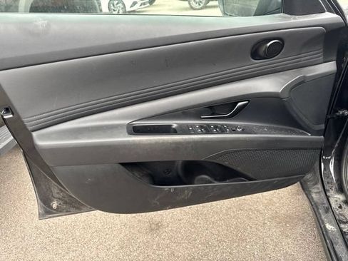 Used 2025 Hyundai Elantra Sport FWD image 8