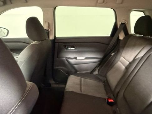 Used 2026 Nissan Rogue SV FWD image 34