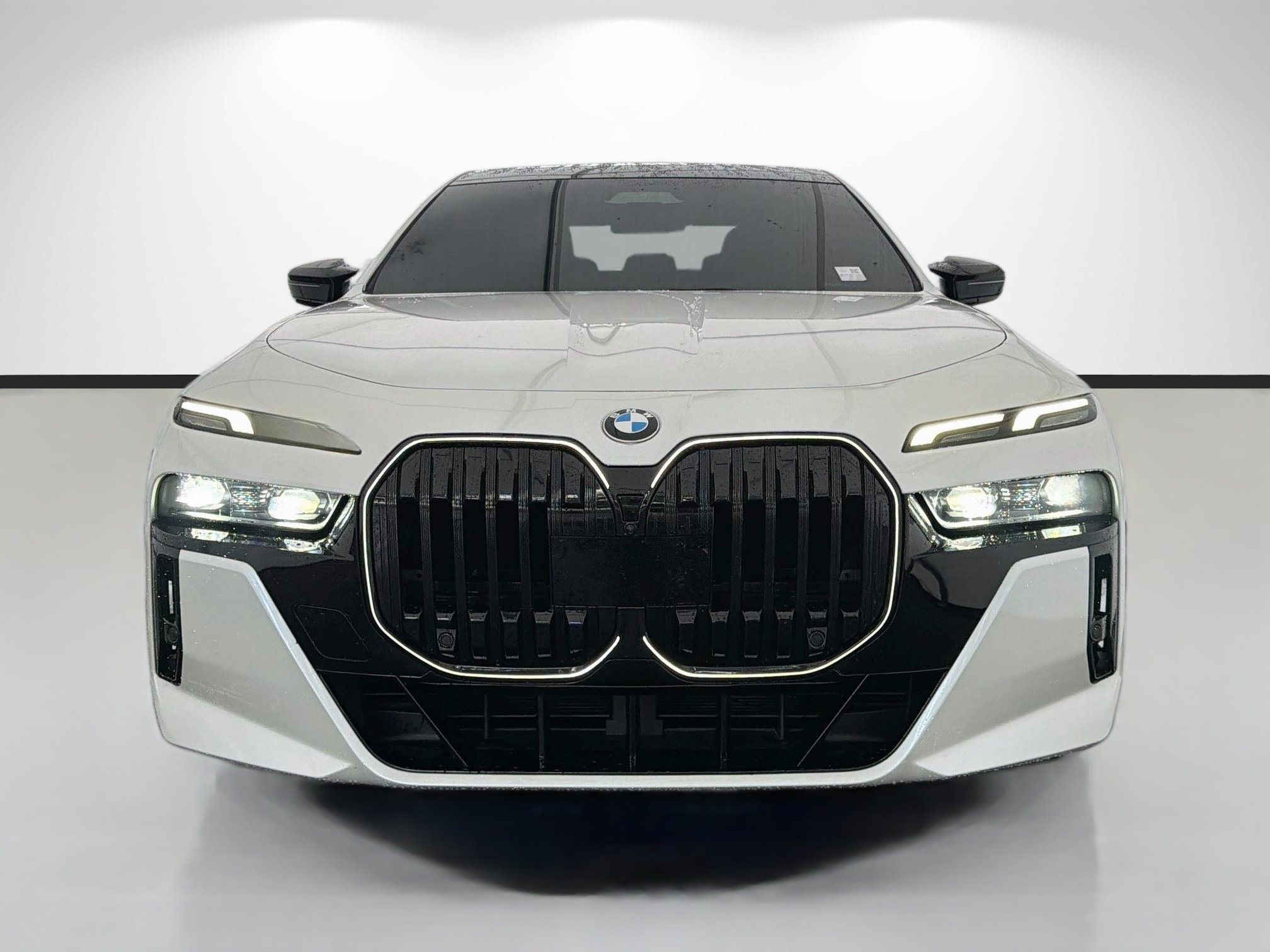 Used 2023 BMW 740i RWD image 8