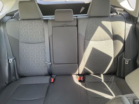 Used 2022 Toyota RAV4 XLE image 22