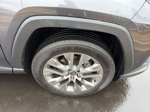 Used 2020 Toyota RAV4 XLE Premium image 29