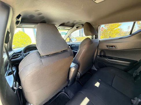 Used 2019 Toyota C-HR LE image 19