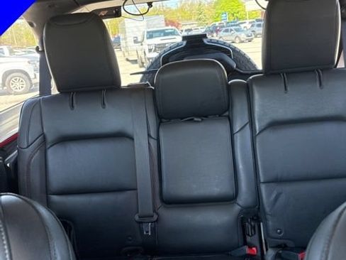 Used 2018 Jeep Wrangler Unlimited Rubicon w/ Dual Top Group AWD/4WD image 30