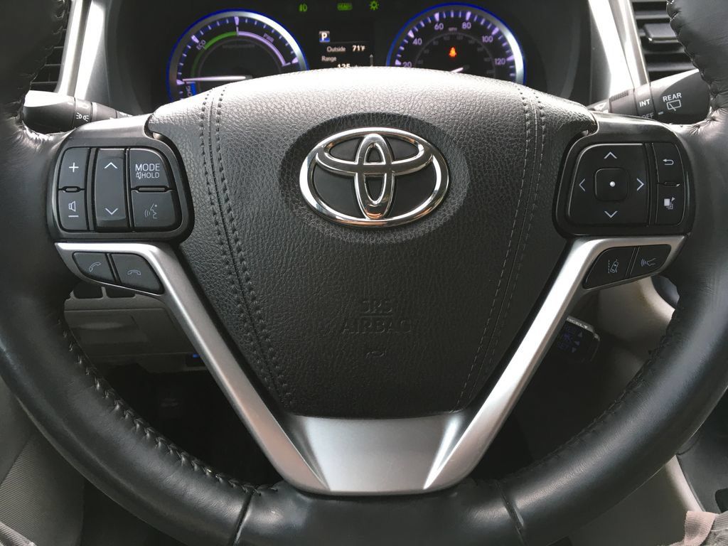 Used 2019 Toyota Highlander XLE AWD/4WD image 15