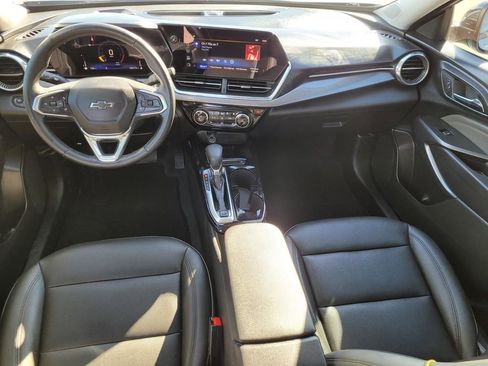 Used 2025 Chevrolet Trax ACTIV image 17