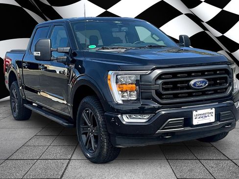 Used 2022 Ford F150 XLT w/ Equipment Group 302A High AWD/4WD image 11