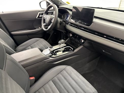 Used 2026 Mitsubishi Outlander LE AWD/4WD image 27