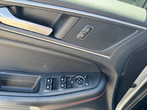 Used 2022 Ford Edge ST-Line AWD/4WD image 16