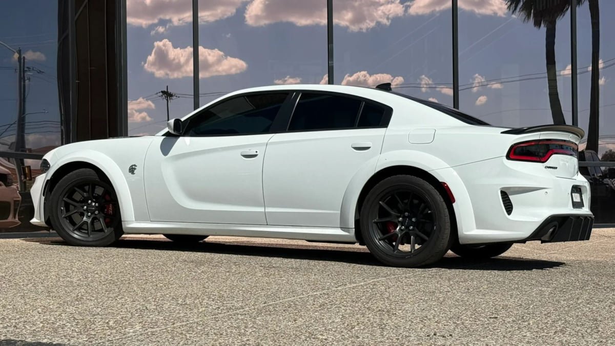 Used 2021 Dodge Charger SRT Hellcat RWD image 6